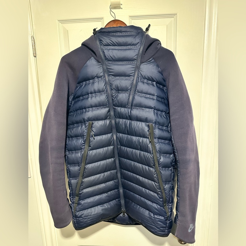 Men’s obsidian Nike Tech Fleece Aeroloft Jacket size Large